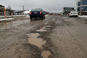 Vulkanizeri u Podgorici u zimskom periodu imaju pune ruke posla:...