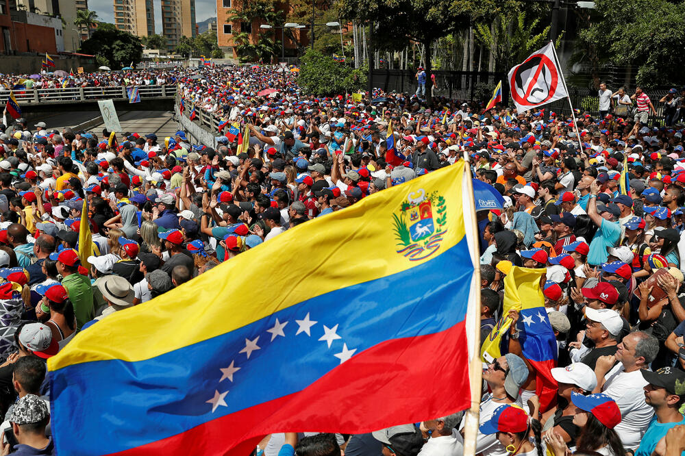 Opozicione pristalice protiv Madura, Foto: Reuters