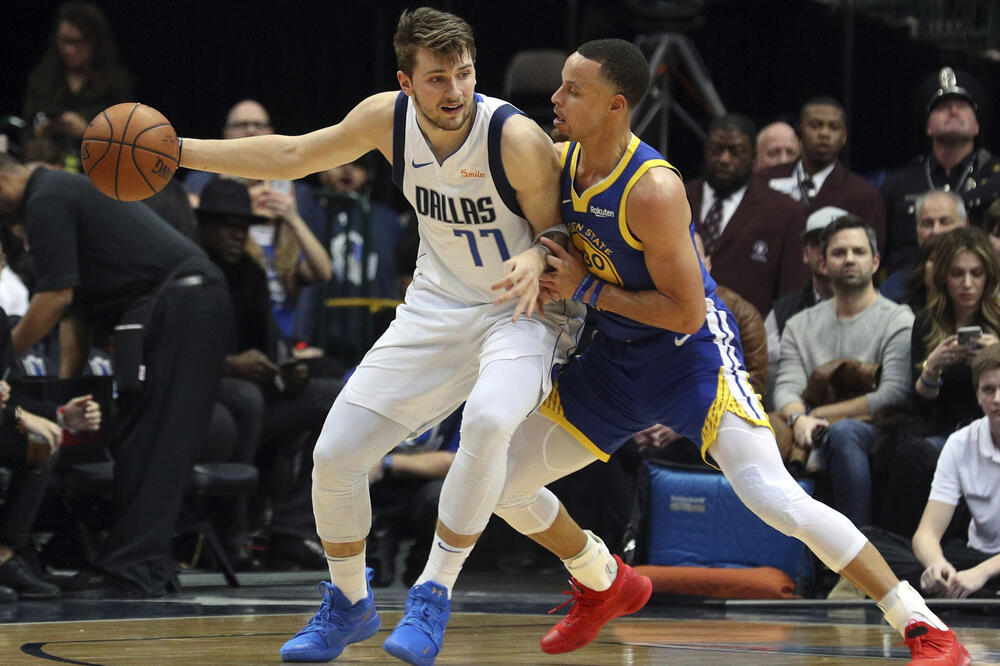 Dončić i Kari na meču Dalas - Golden stejt, Foto: BETA/AP