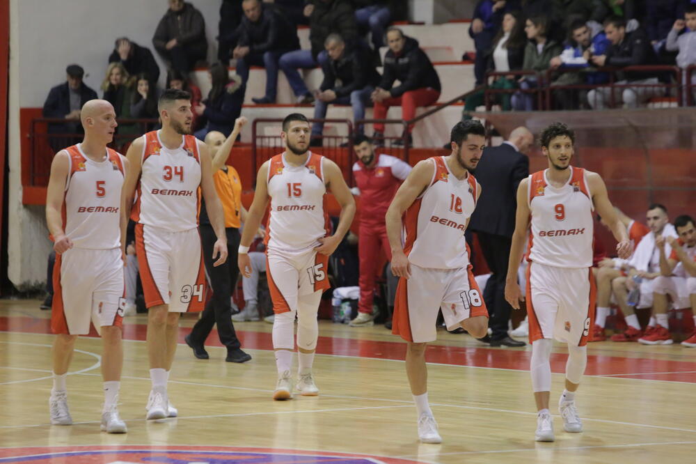 Košarkaši Lovćena