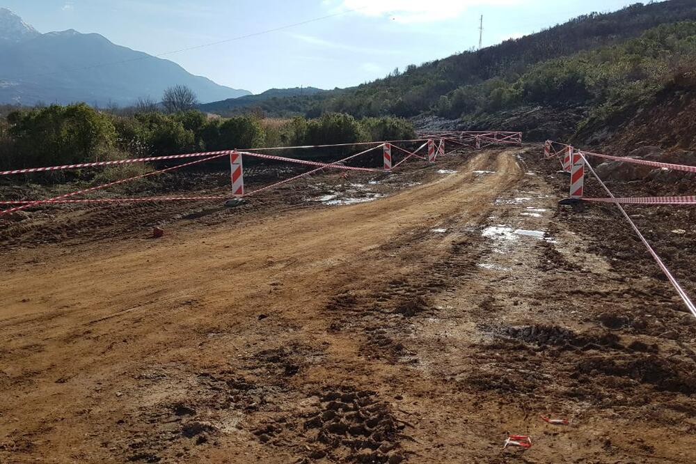 Značajno će se riješiti pitanje saobraćajnih veza cijelog poluostva Luštica, Foto: Siniša Kusovac