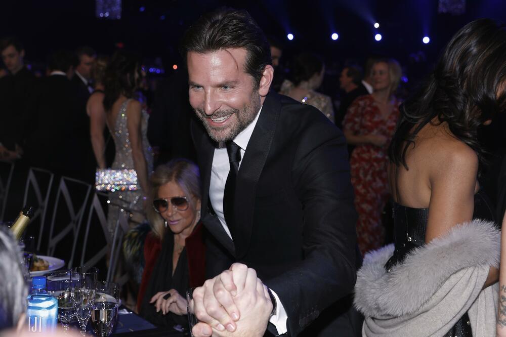 Bredli Kuper na dodjeli (majka u pozadini), Foto: Reuters