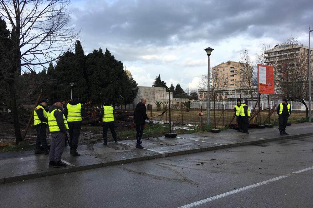 Jutros na gradilištu, Foto: SOS za Montenegro