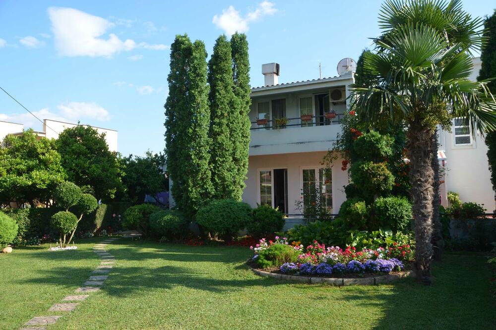 Milo Peroč, nagrađeni vrt, Bar, Foto: TO Bar