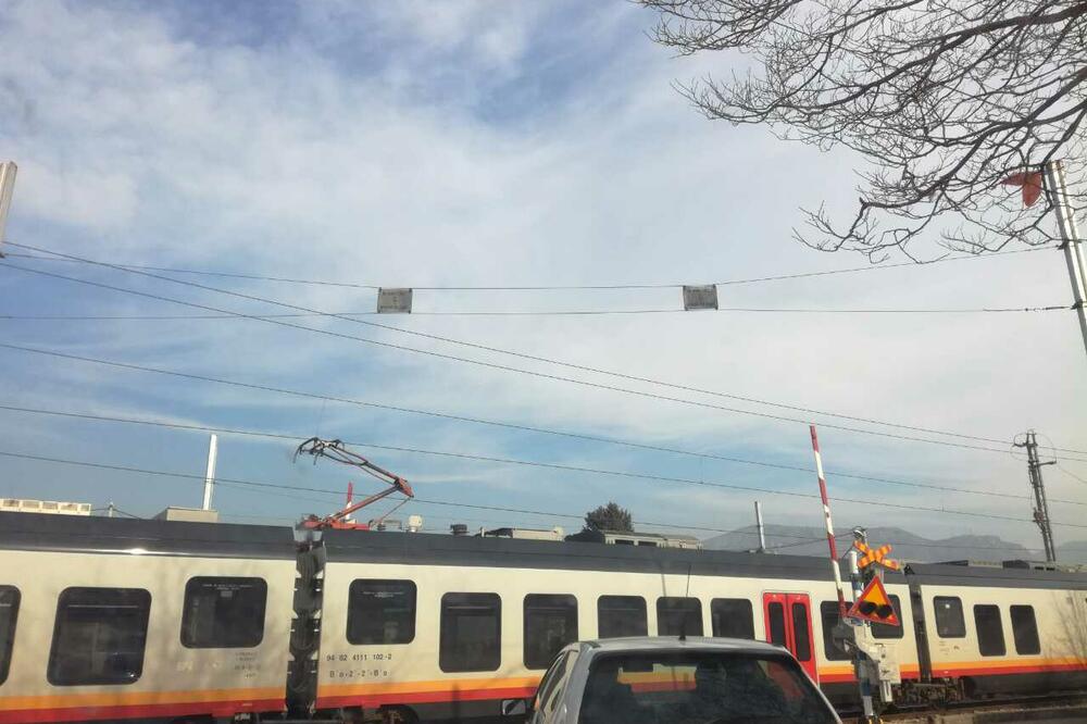 voz, pružni prelaz zagorič, Foto: Čitalac reporter