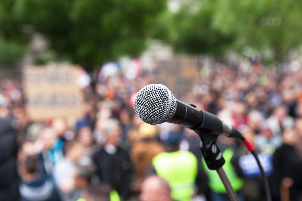 protest, mikrofon, Foto: Shutterstock