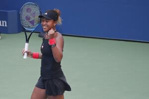 Naomi Osaka furiozno do polufinala