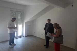 Opštini Herceg Novi predata tri stana u zgradi u Meljinama