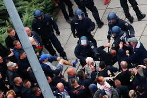 Njemačka: Policija identifikovala šest demonstranata koji su...