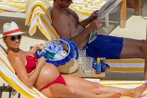 Pipa Midlton u crvenom bikiniju i osmom mjesecu trudnoće