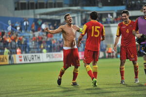 Jovetić i Savić otvaraju sezonu, derbi na Enfildu, Napoli na...