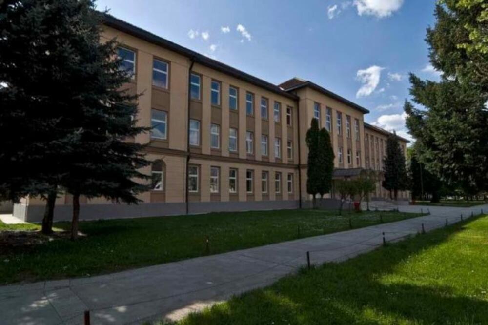 Gimnazija Berane, Foto: Tufik Softić