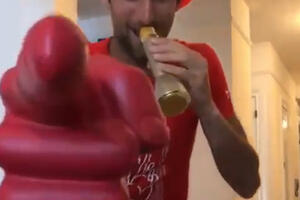 Ovako je Đoković proslavio plasman Zvezde u Ligu šampiona