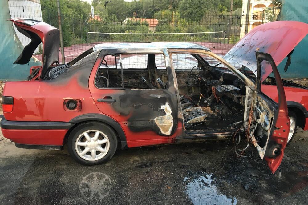 auto požar, Radovići, Foto: DVD Krtoli