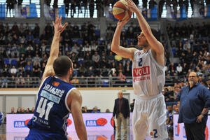 Budućnost ubjedljiva protiv Peking daksa