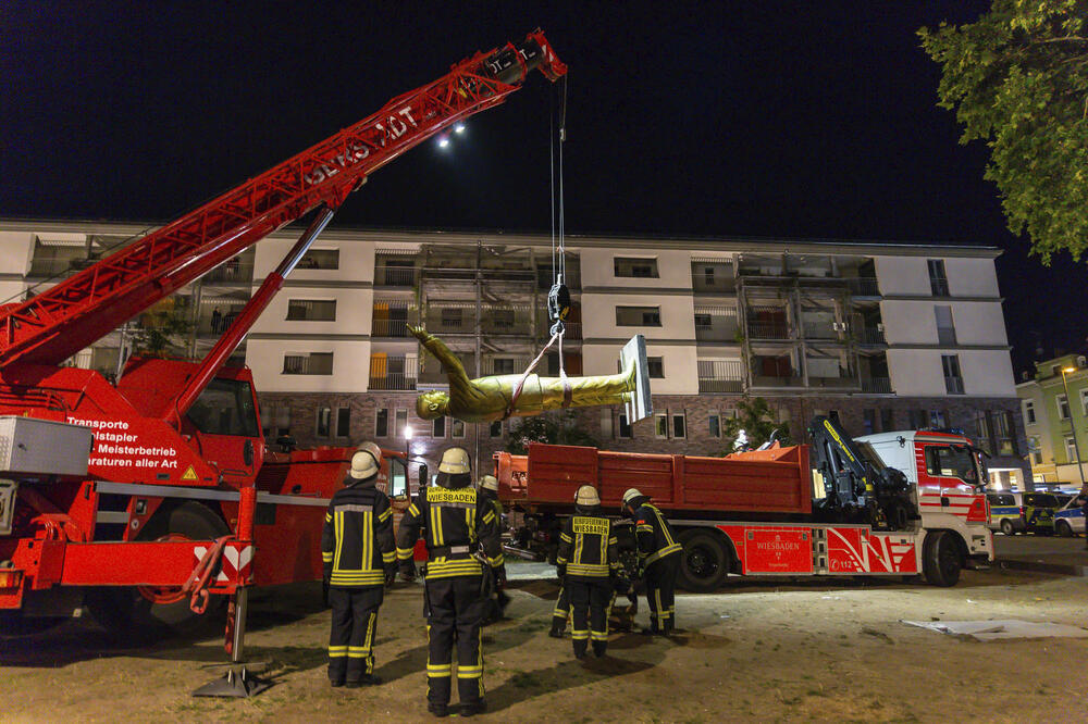 Uklanjanje statue Redžepa Tajipa Erdogana, Foto: Beta-AP