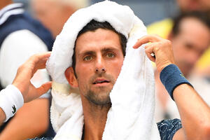 Đoković se vratio iz nokdauna i pobijedio Fučoviča