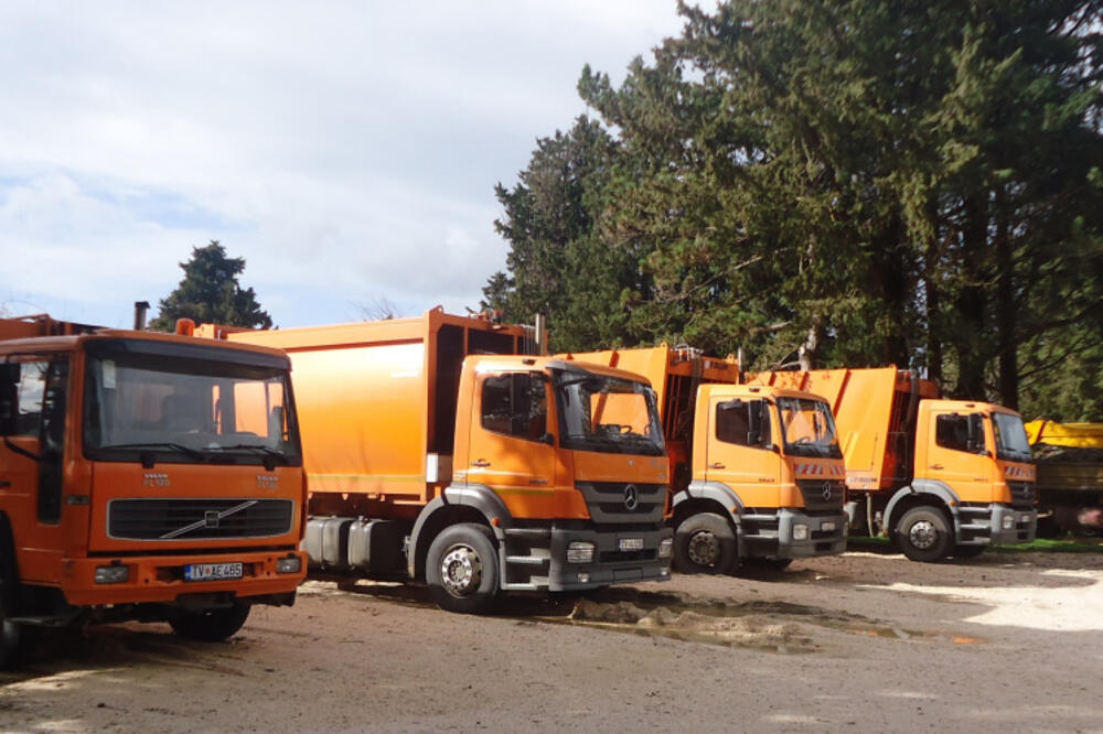 Dio vozila Komunalnog Tivat, Foto: Siniša Luković