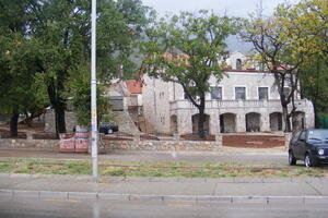 Umjesto sabornog hrama niče hipermarket