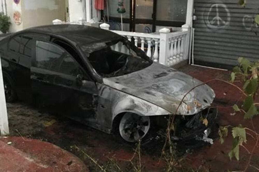 Izgorio auto, Sutomore, Foto: Čitalac "Vijesti"