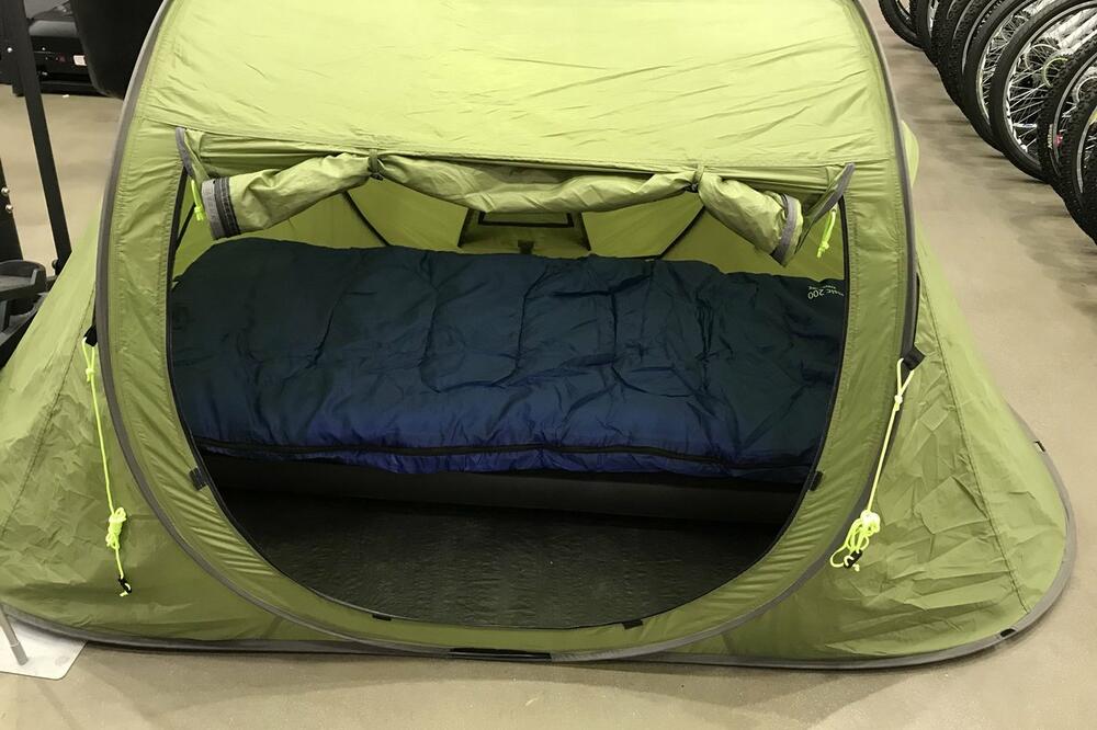 Nebojša Medojević šator, Foto: Twitter.com