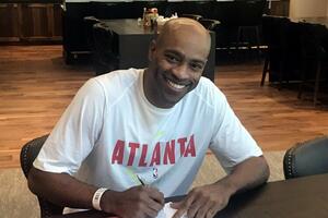 Vins Karter potpisao za Atlantu