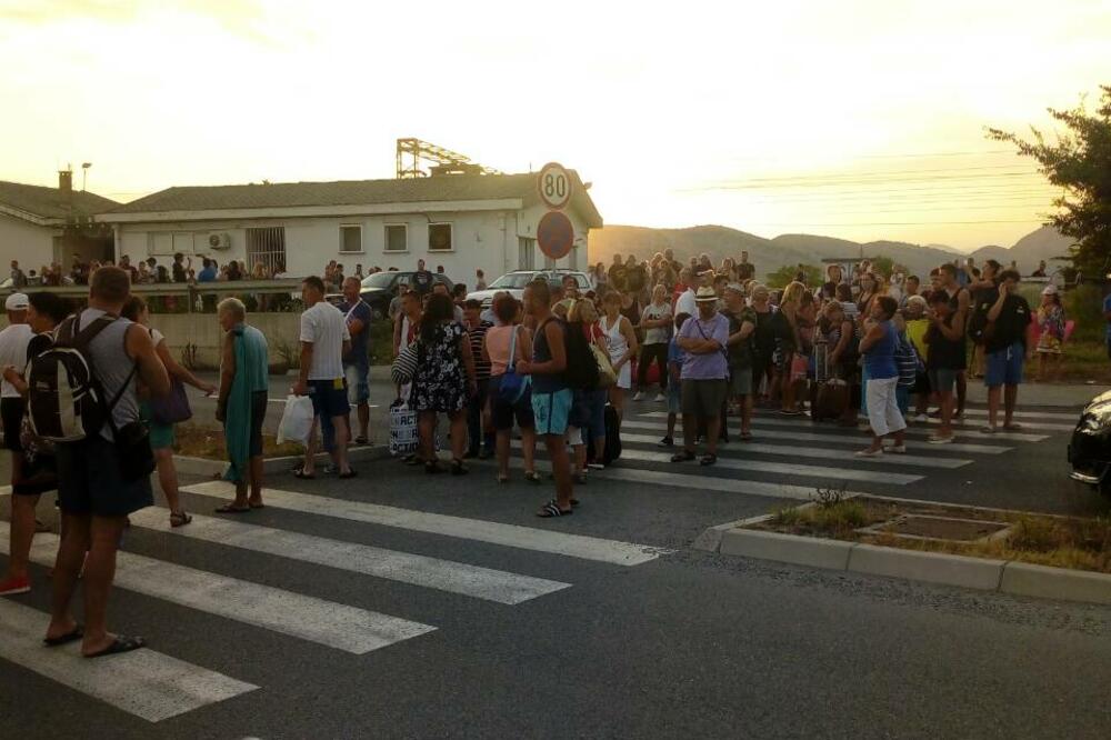 voz, kvar, Golubovci, Foto: Čitalac "Vijesti"