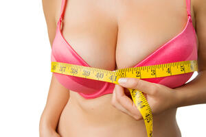 Problemi dama sa bujnim poprsjem