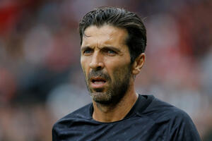 Bufon razmijenio dres sa sinom nekadašnjeg saigrača