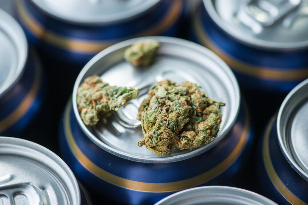 Marihuana, pivo, Foto: Shutterstock
