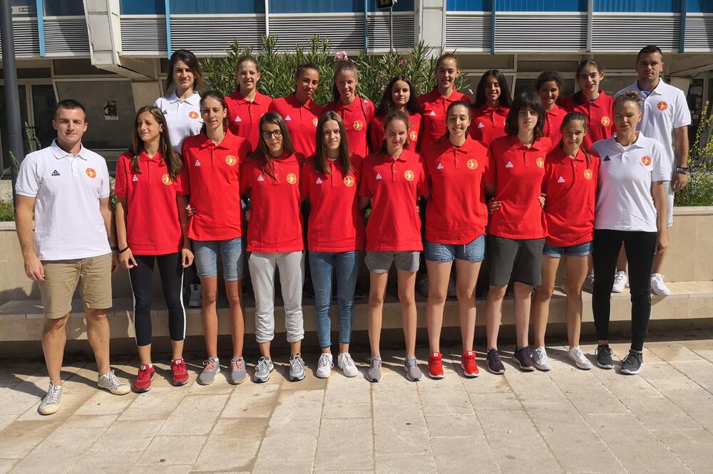 Ženska kadetska košarkaška reprezentacija, Foto: KSCG
