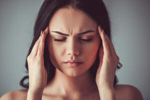 Četiri razloga zbog kojih vas boli glava