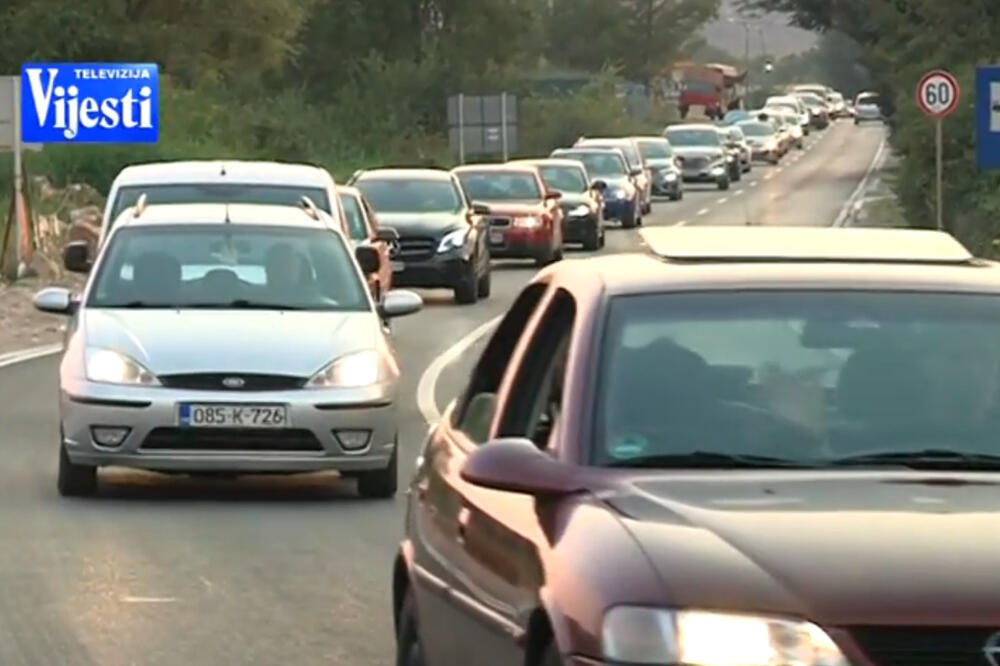 Saobraćajne gužve, Tivat, Foto: Printscreen (TV Vijesti)