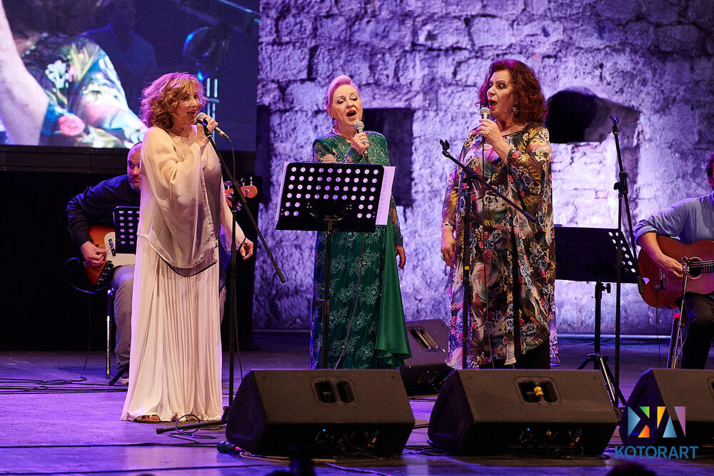 KotorArt, Tereza, gabi i Radojka, Foto: Duško Miljanić