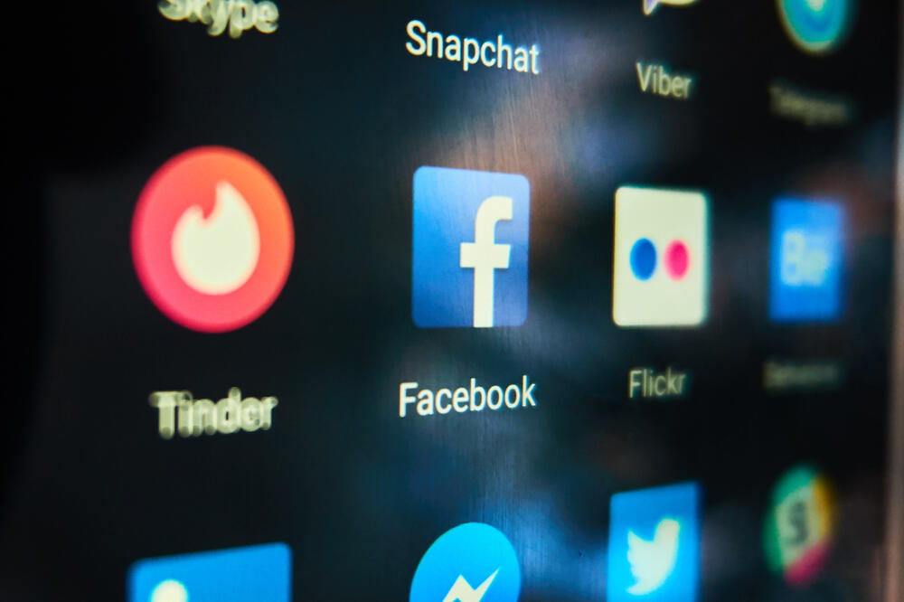 Tinder, Facebook, Foto: Shutterstock
