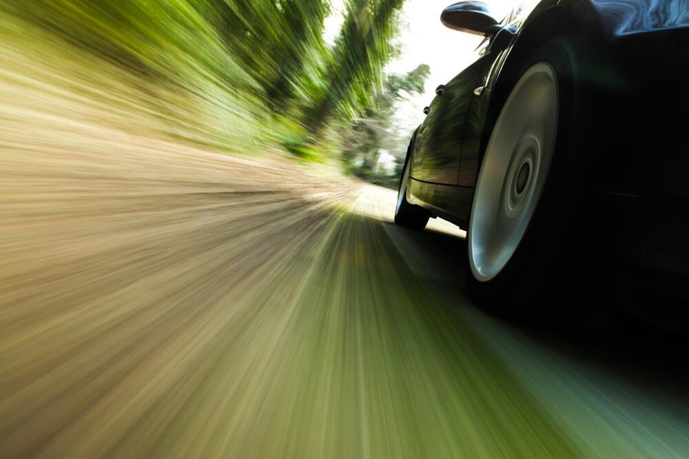 brza vožnja, auto, Foto: Shutterstock.com