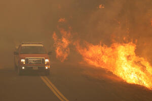 Kalifornija: U požaru uništeno više od 1.000 kuća