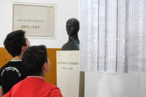 Raspisan naknadni konkurs za upis u srednje škole