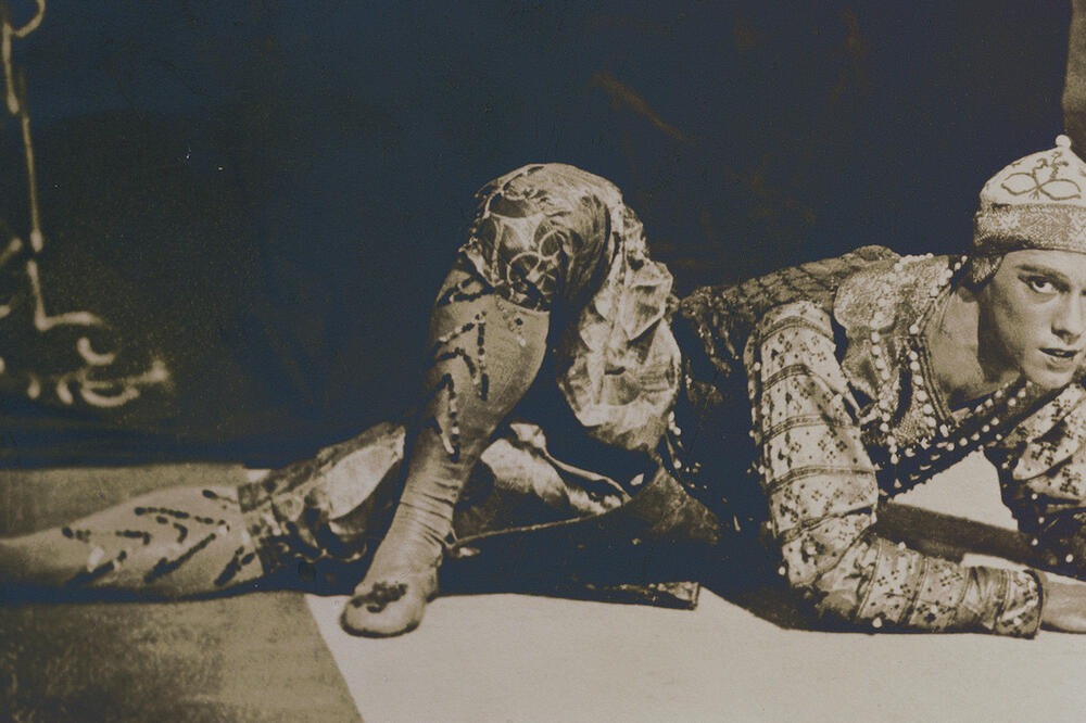 Nižinski (novine), Foto: Www.bridgemanart.com