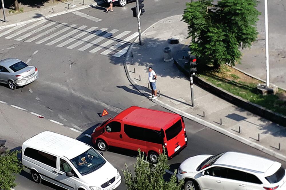 semafor, Škaljari, Foto: Skala radio