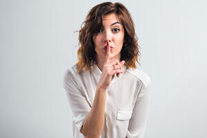 Zašto ne volimo zvuk sopstvenog glasa?