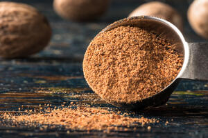 Muškatni oraščić liječi reumu i upalu desni