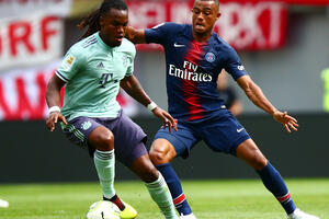 Bufon debitovao, Vea pogodio, Bajern bolji od PSŽ-a