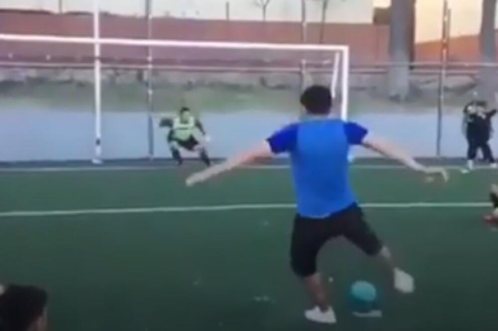 Neobični penal, Foto: Printscreen