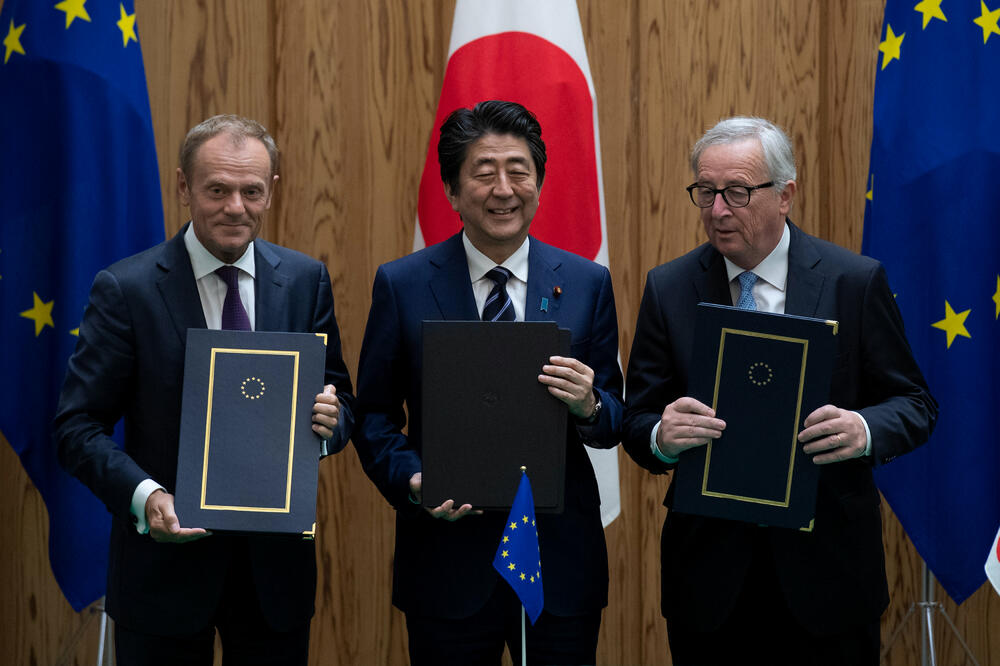Donald Tusk, Šinzo Abe, Foto: Reuters