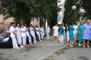 Nastavlja se štrajk upozorenja zaposlenih u bolnici Meljine: Niko...