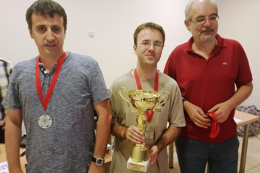 Blažo Kalezić, Nikola Đukić i Vladimir Pajković, Foto: Šahovski savez Crne Gore