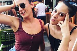 Ovo je novi trend: Pozirajte "kao da vas boli glava"