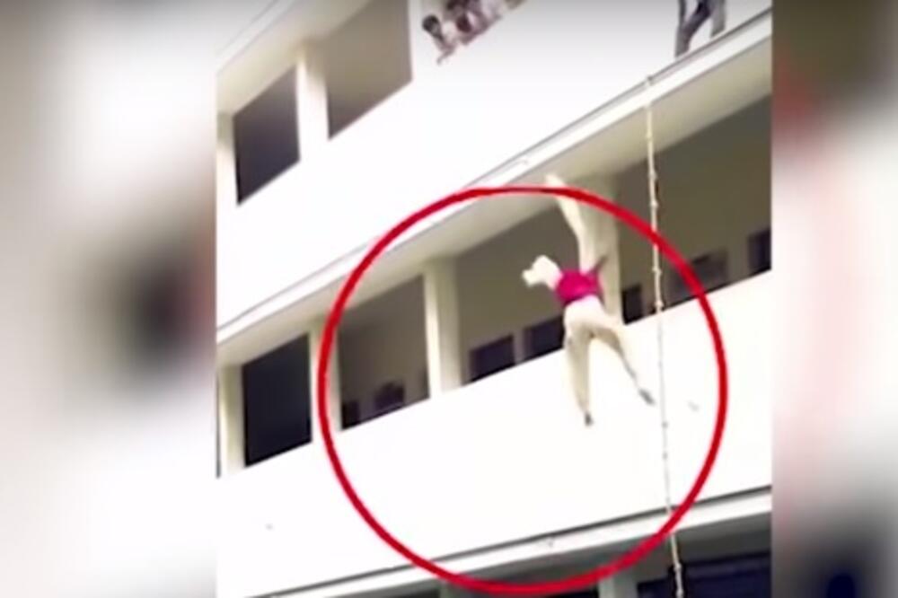 Djevojka pada, Foto: Screenshot (Youtube)