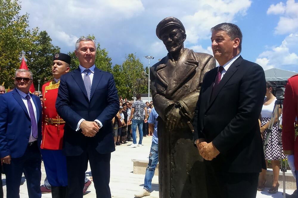 spomenik Ljubo Čupić, Foto: Svetlana Mandić